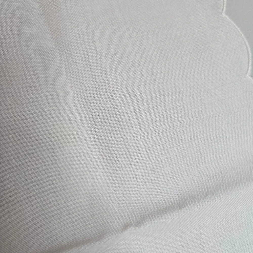 Vintage White Linen Napkins Set of 8 Floral Embroidery Scalloped Edge 16.5 inch